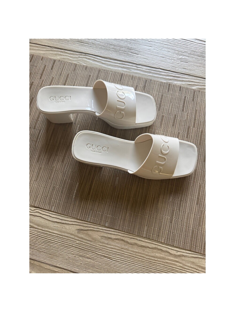 Gucci logo rubber slide sandal